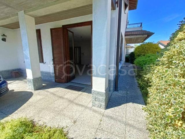 Villa Indipendente in vendita a Cascina del Pè, Faloppio