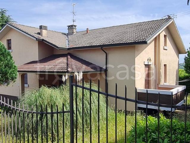 Villa Indipendente in vendita a Oliva Gessi, Lombardia