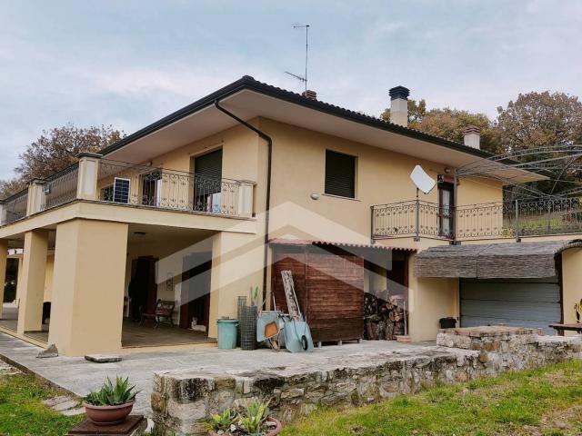 Villa Indipendente in vendita a Oratino, Molise