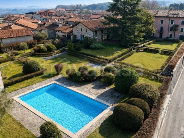 Villa Indipendente in vendita a Orsenigo, Lombardia