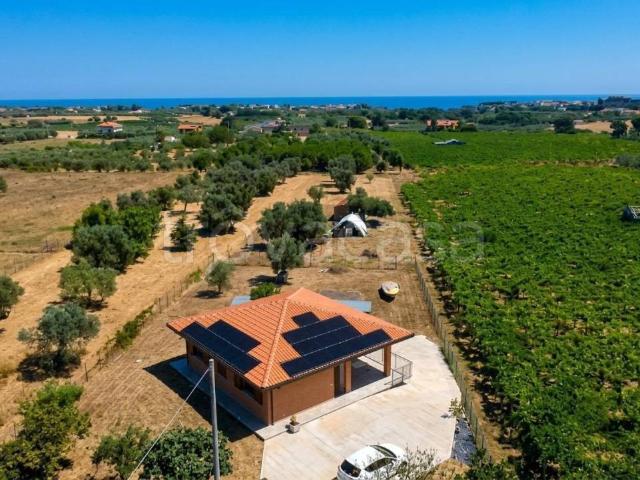 Villa Indipendente in vendita a Ortona, Abruzzo