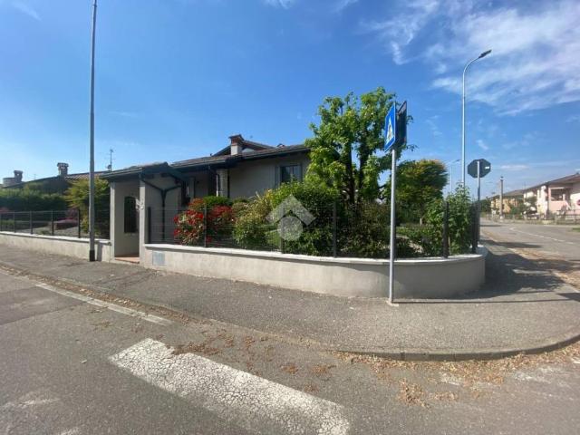 Villa Indipendente in vendita a Orzivecchi, Brescia