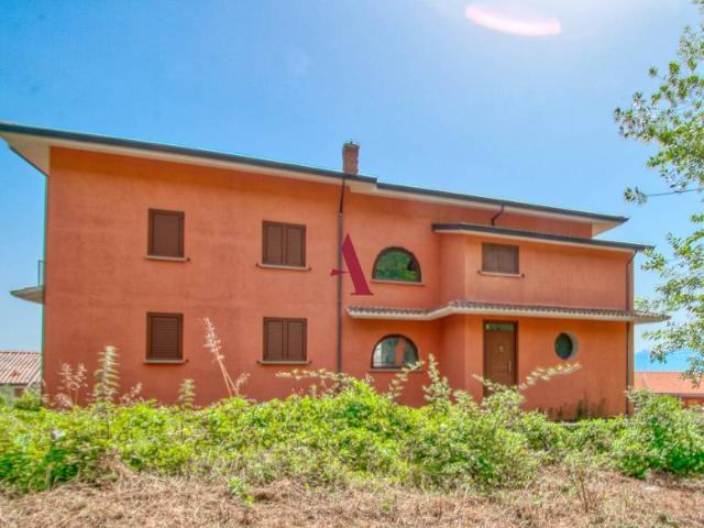 Villa Indipendente in vendita a Ospedaletto D'alpinolo, Campania