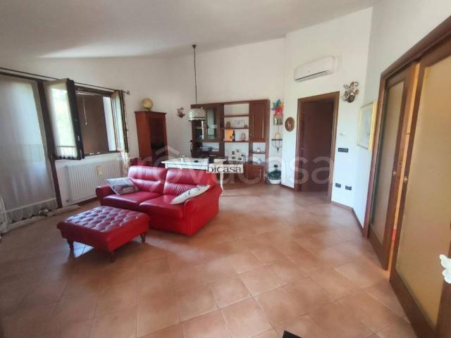 Villa Indipendente in vendita a Vallefoglia, Marche