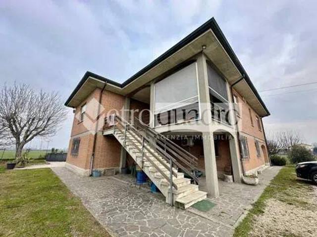 Villa Indipendente in vendita a Ostiglia, Lombardia