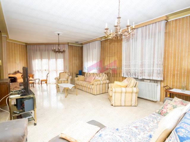 Villa Indipendente in vendita a Ostiglia, Lombardia