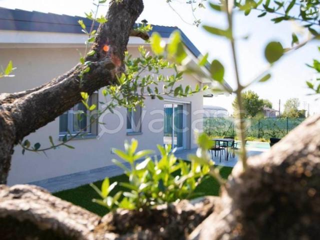 Villa Indipendente in vendita a Padenghe Sul Garda, Lombardia