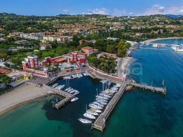 Villa Indipendente in vendita a Padenghe Sul Garda, Lombardia