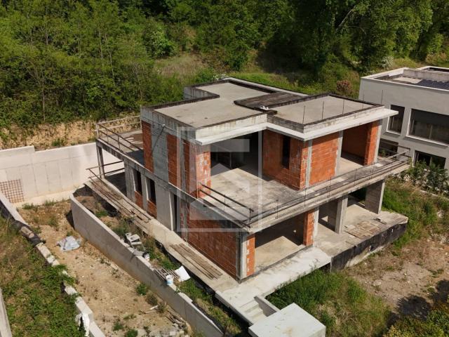 Villa Indipendente in vendita a Padenghe Sul Garda, Lombardia