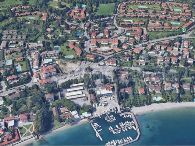 Villa Indipendente in vendita a Padenghe Sul Garda, Lombardia