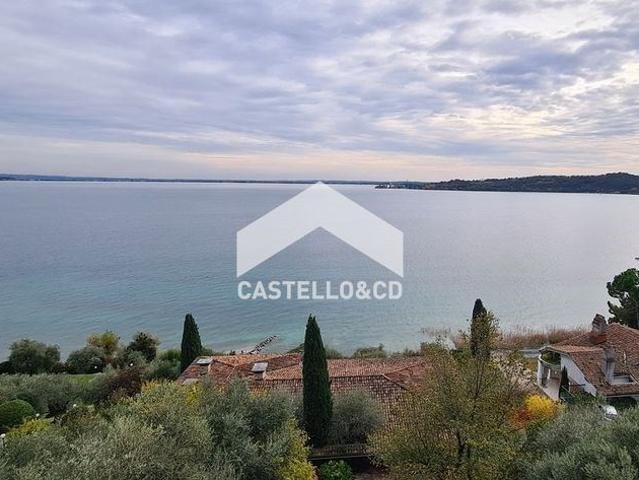 Villa Indipendente in vendita a Padenghe Sul Garda, Lombardia