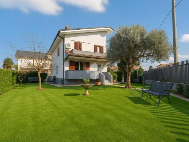 Villa Indipendente in vendita a Zona Omogenea Milano Nord, Paderno Dugnano