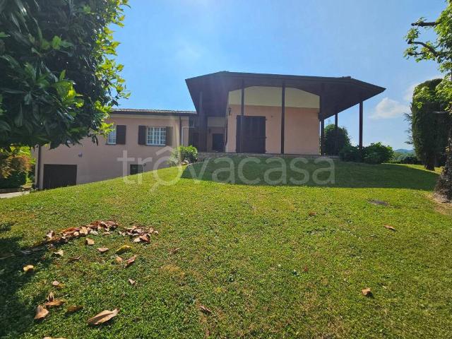 Villa Indipendente in vendita a Brughiera, Palazzago