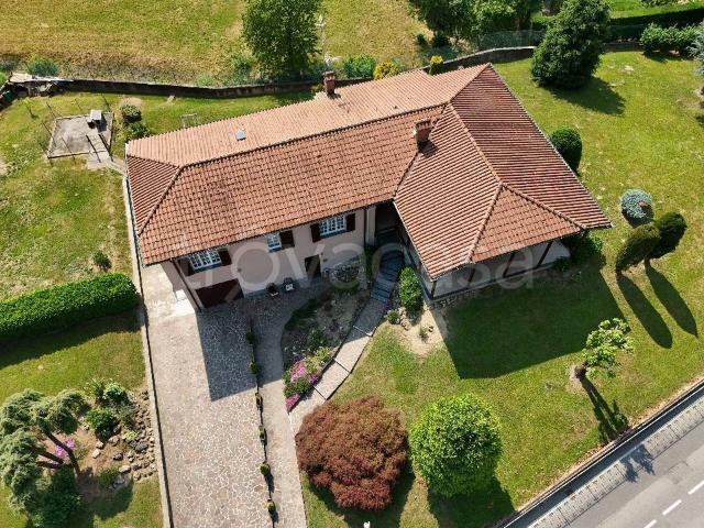 Villa Indipendente in vendita a Brughiera, Palazzago