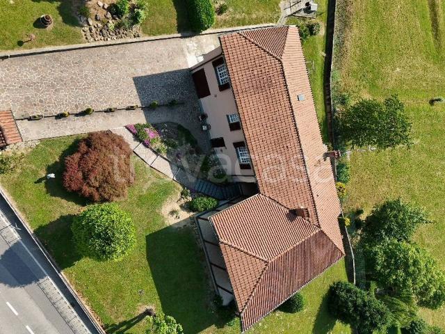 Villa Indipendente in vendita a Brughiera, Palazzago