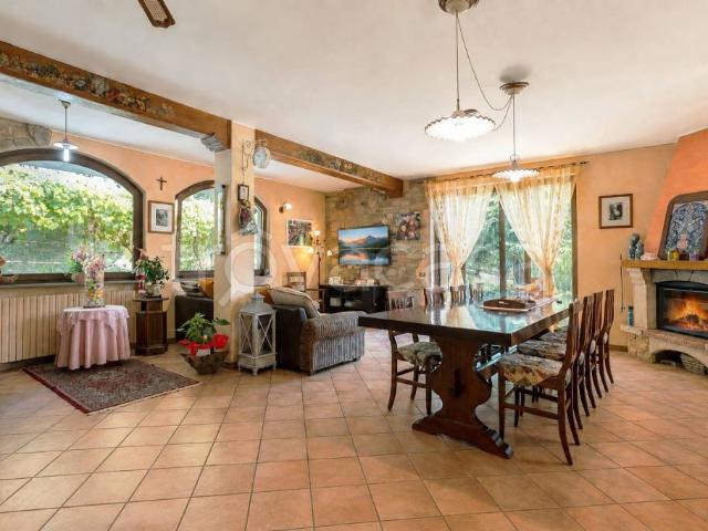 Villa Indipendente in vendita a Pratomarone, Palazzago