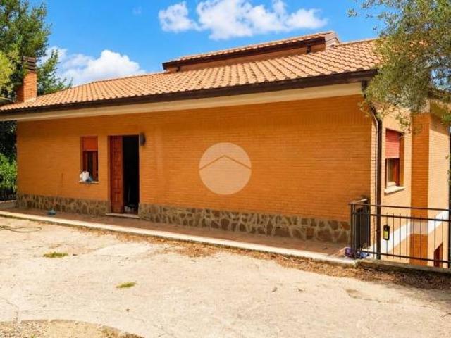 Villa Indipendente in vendita a Paliano, Lazio