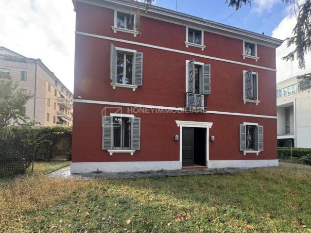 Villa Indipendente in vendita a Cornocchio, Parma