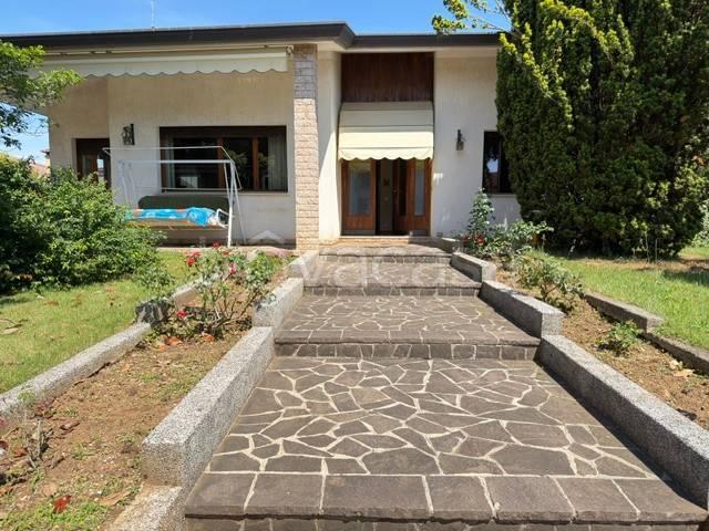 Villa Indipendente in vendita a Pasian Di Prato, Friuli-Venezia Giulia