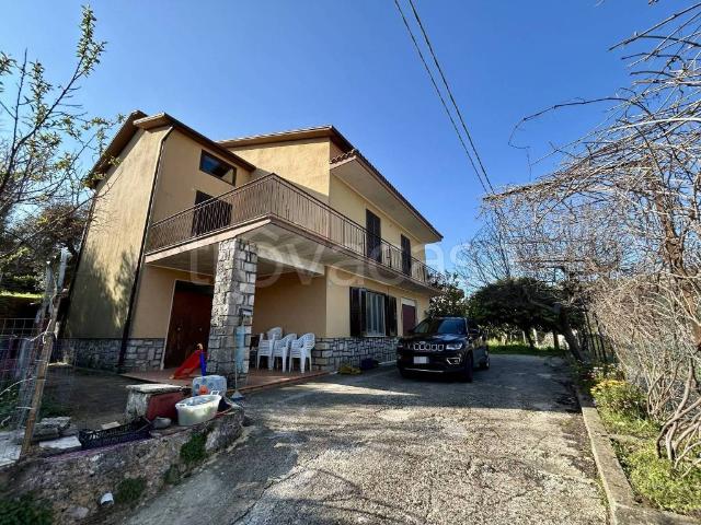 Villa Indipendente in vendita a Lenola, Lazio
