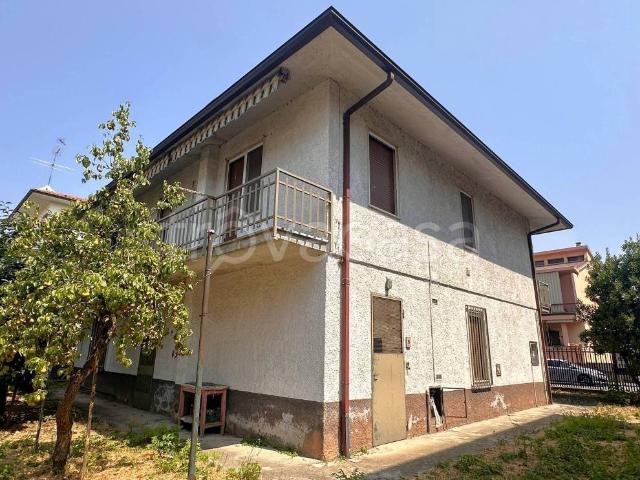 Villa Indipendente in vendita a Vallone, Pavia