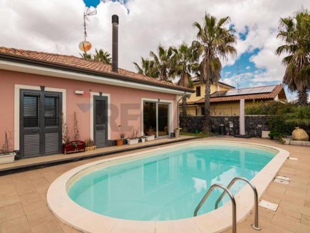 Villa Indipendente in vendita a Pedara, Sicilia