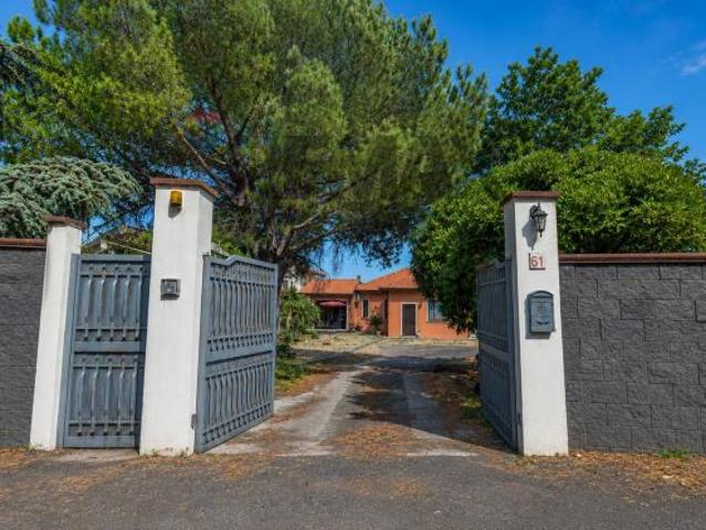 Villa Indipendente in vendita a Pedara, Sicilia