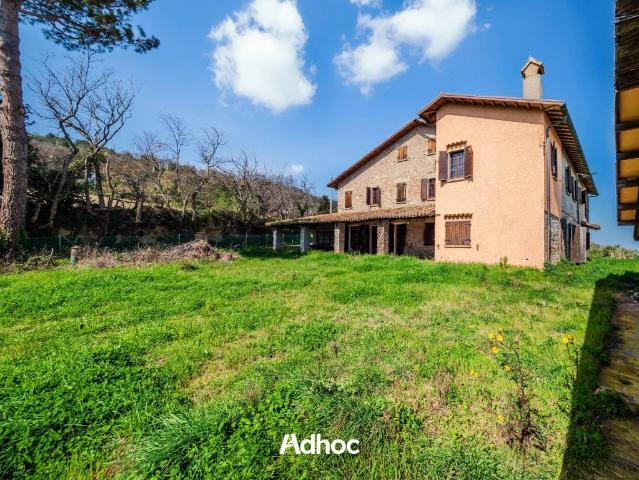 Villa Indipendente in vendita a Marche, Pesaro E Urbino