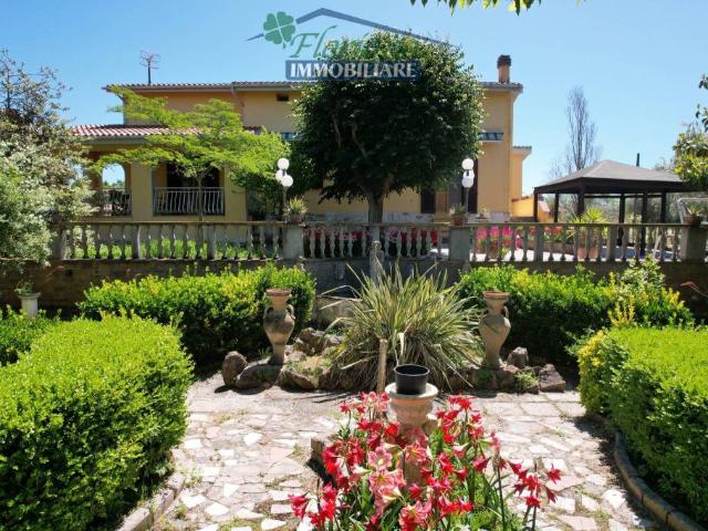 Villa Indipendente in vendita a Montalto Di Castro, Lazio