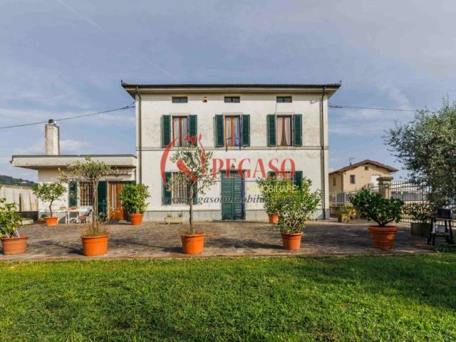 Villa Indipendente in vendita a Uzzano E Castello, Pistoia