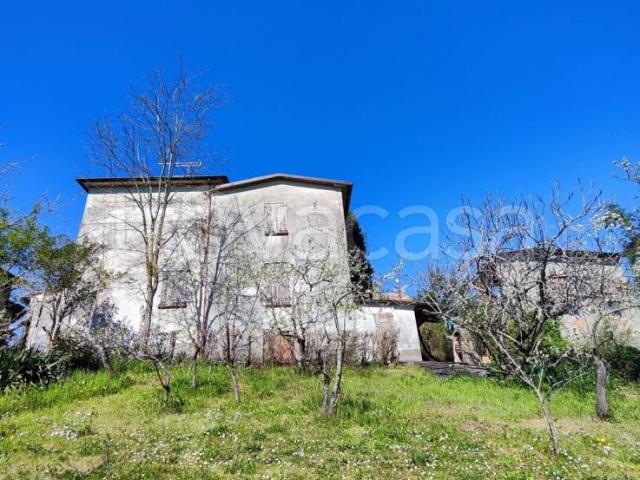 Villa Indipendente in vendita a Nibbiano, Reggio Emilia