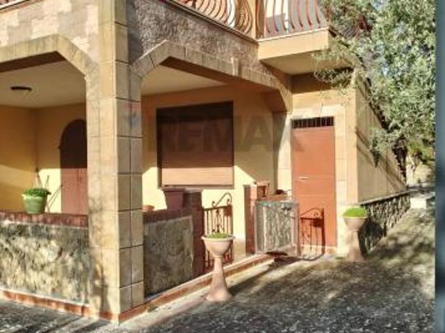 Villa Indipendente in vendita a Piazza, Sicilia