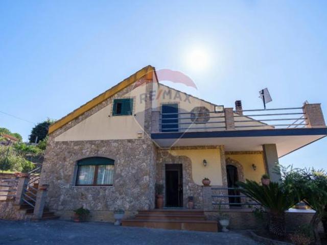 Villa Indipendente in vendita a Piazza, Sicilia