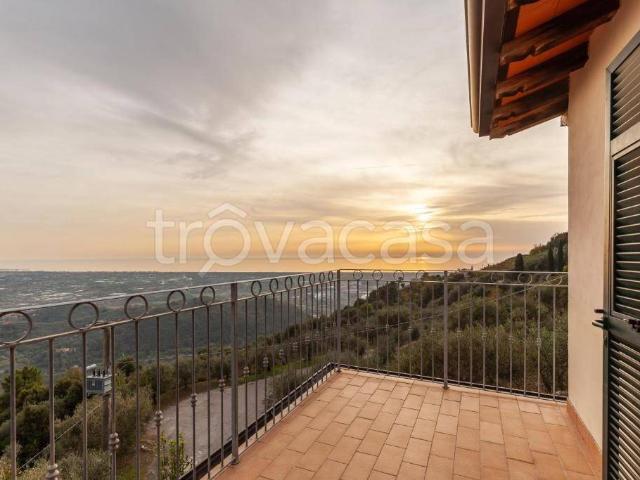 Villa Indipendente in vendita a Tonfano, Toscana