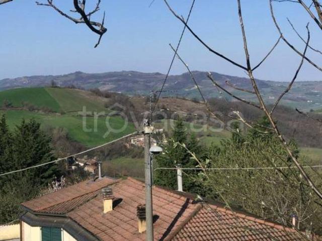 Villa Indipendente in vendita a Piozzano, Piacenza
