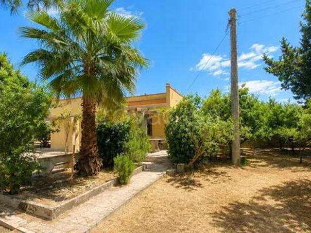 Villa Indipendente in vendita a Pisignano, Puglia