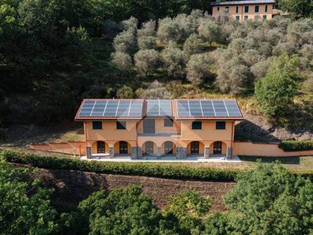 Villa Indipendente in vendita a Unione di comuni Montana Lunigiana, Podenzana