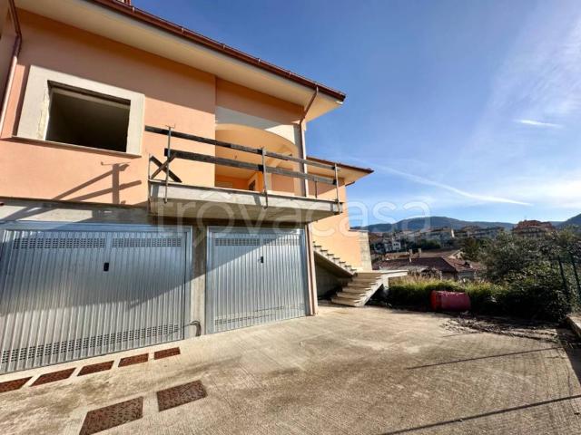 Villa Indipendente in vendita a Poggio Moiano, Lazio
