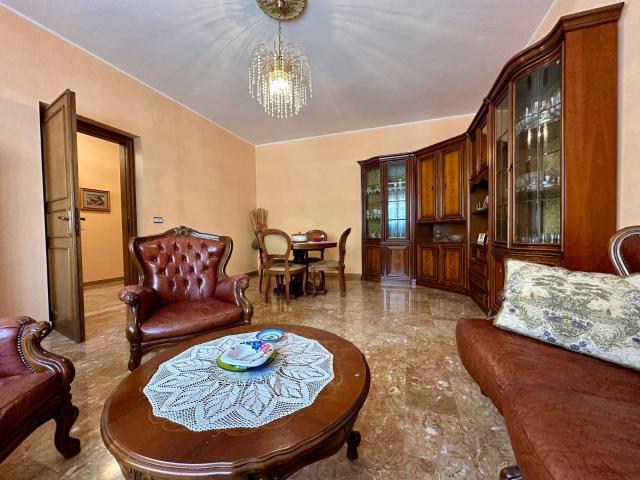 Villa Indipendente in vendita a Poggio Picenze, Abruzzo