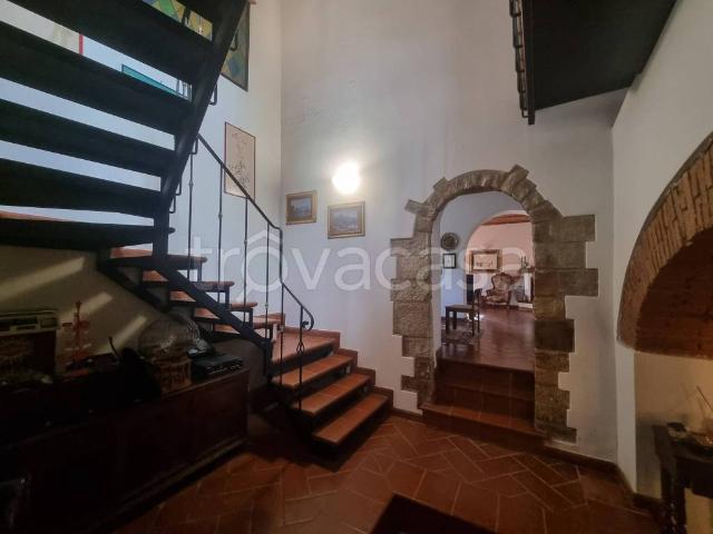Villa Indipendente in vendita a Unione di Comuni Valdarno e Valdisieve, Pontassieve