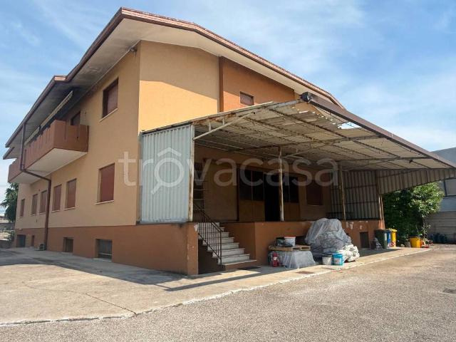 Villa Indipendente in vendita a Ponzano Veneto, Ponzano
