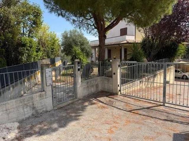Villa Indipendente in vendita a Beniamino Gigli, Porto Recanati