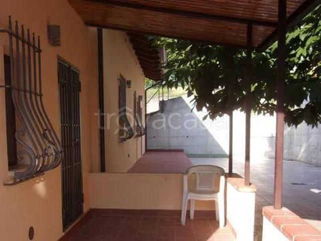 Villa Indipendente in vendita a Montereale, Potenza