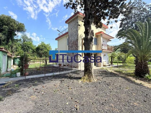 Villa Indipendente in vendita a Pozzuoli, Campania