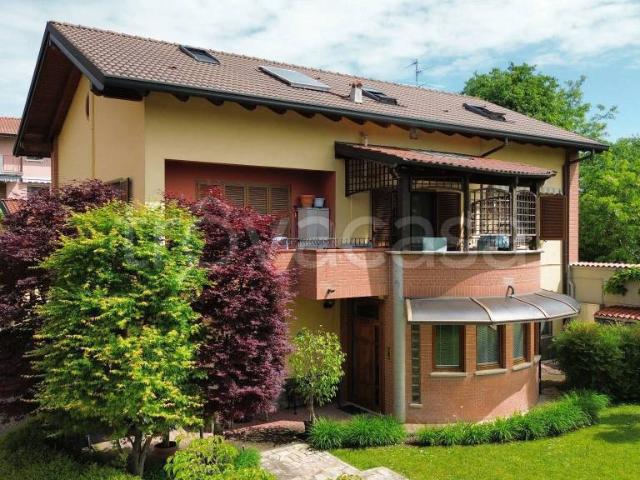 Villa Indipendente in vendita a Pozzuolo Martesana, Lombardia