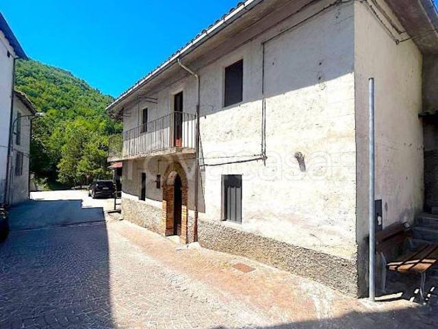 Villa Indipendente in vendita a Pietracamela, Abruzzo