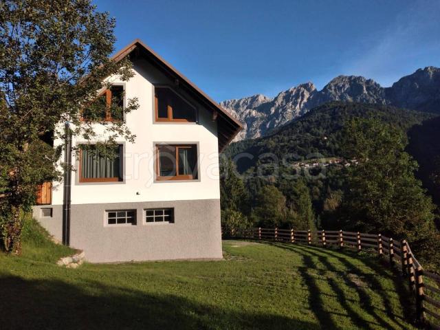 Villa Indipendente in vendita a Prato Carnico / Prât di Cjargne, Udine / Udin / Videm