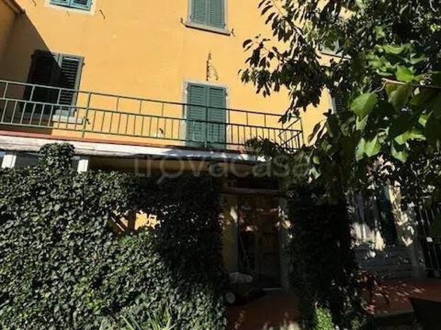 Villa Indipendente in vendita a Pratovecchio Stia, Stia