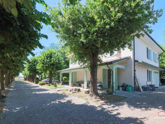 Villa Indipendente in vendita a Budrio, Reggio Emilia