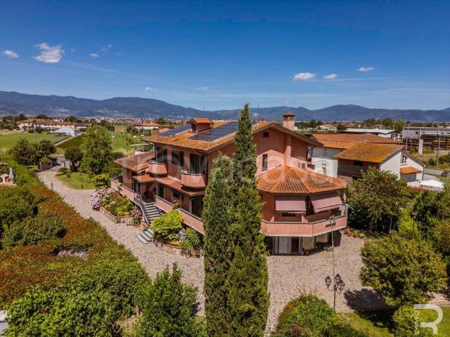 Villa Indipendente in vendita a Quarrata, Toscana
